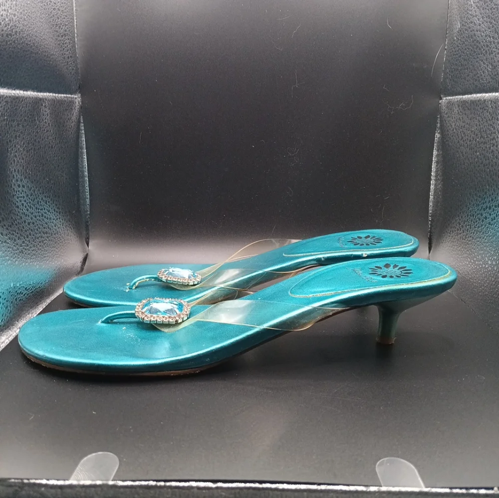 GUC Yellow Box Turquoise Thong Rhinestones 8.5 Sandals!! - Picture 4 of 10